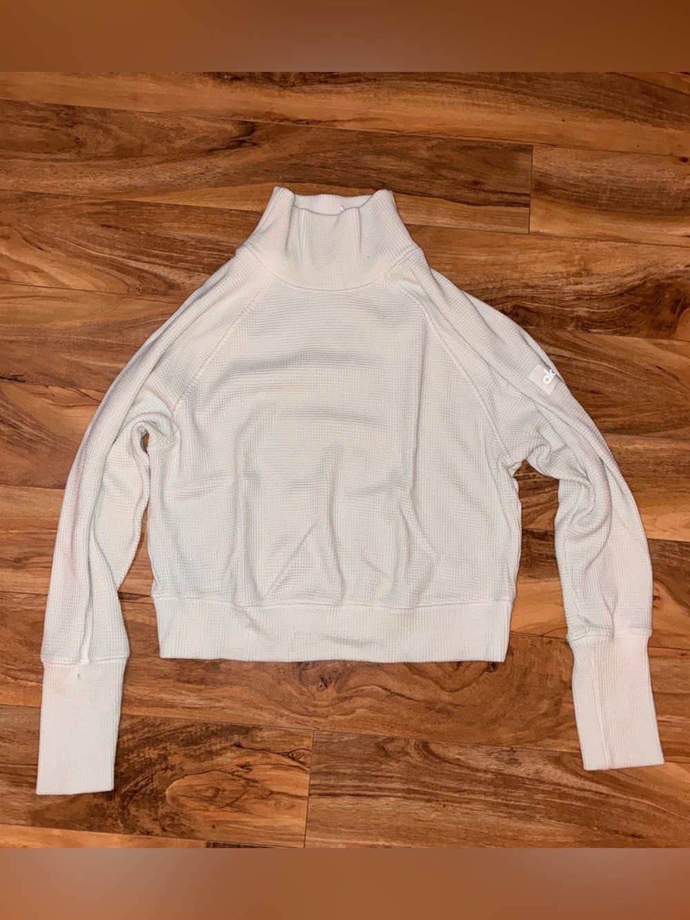 Alo Yoga Women’s Waffle Weekend Escape Mock Neck Long Sleeve, ivory- size small